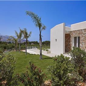 4 bedroom villa with pool, Castellammare del Golfo, sleeps 8-10